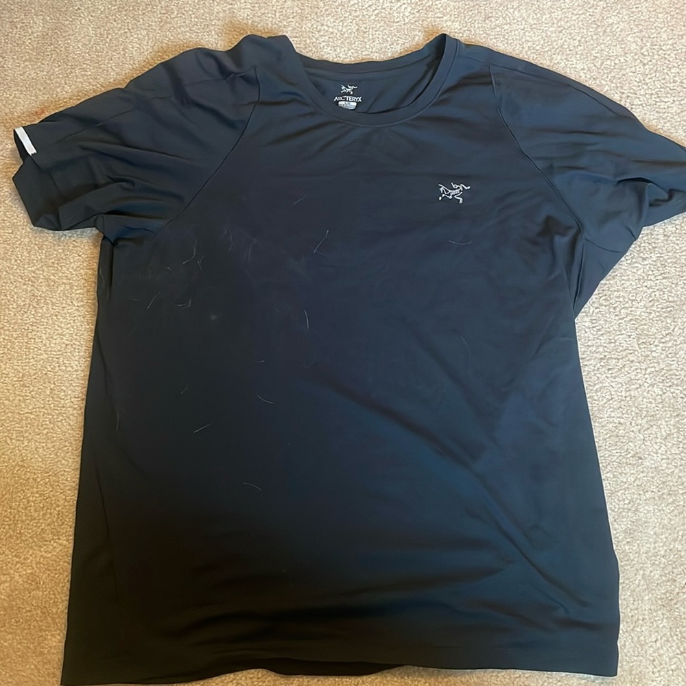 Black arcteryx t shirt